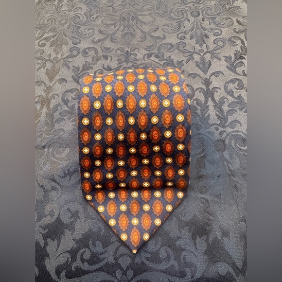 CERUTTI 1881 Paris  Made in France tie
70% Wool 30% Silk - Picture 4 of 6